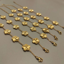 Load image into Gallery viewer, Clover Leaf Gold Bracelet