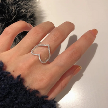 Load image into Gallery viewer, LUXE Heart Ring
