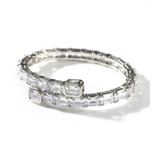 Load image into Gallery viewer, Sliver Cuff Baguette Bangle