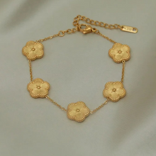 Load image into Gallery viewer, Clover Leaf Gold Bracelet
