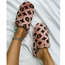 Load image into Gallery viewer, Pink Full Slippers Faux Fur
